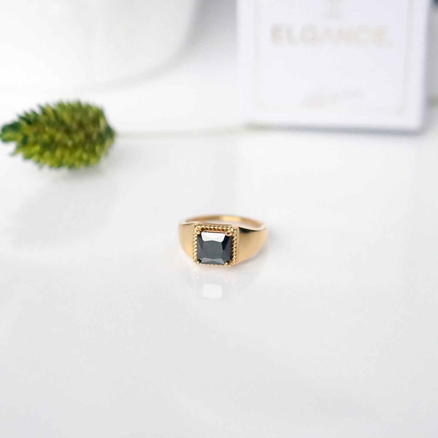 Luxe Signet Ring